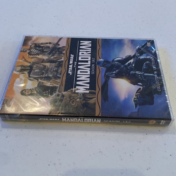 Star Wars The Mandalorian Season 1 & 2 Collector’s Edition DVD - Picture 3 of 6